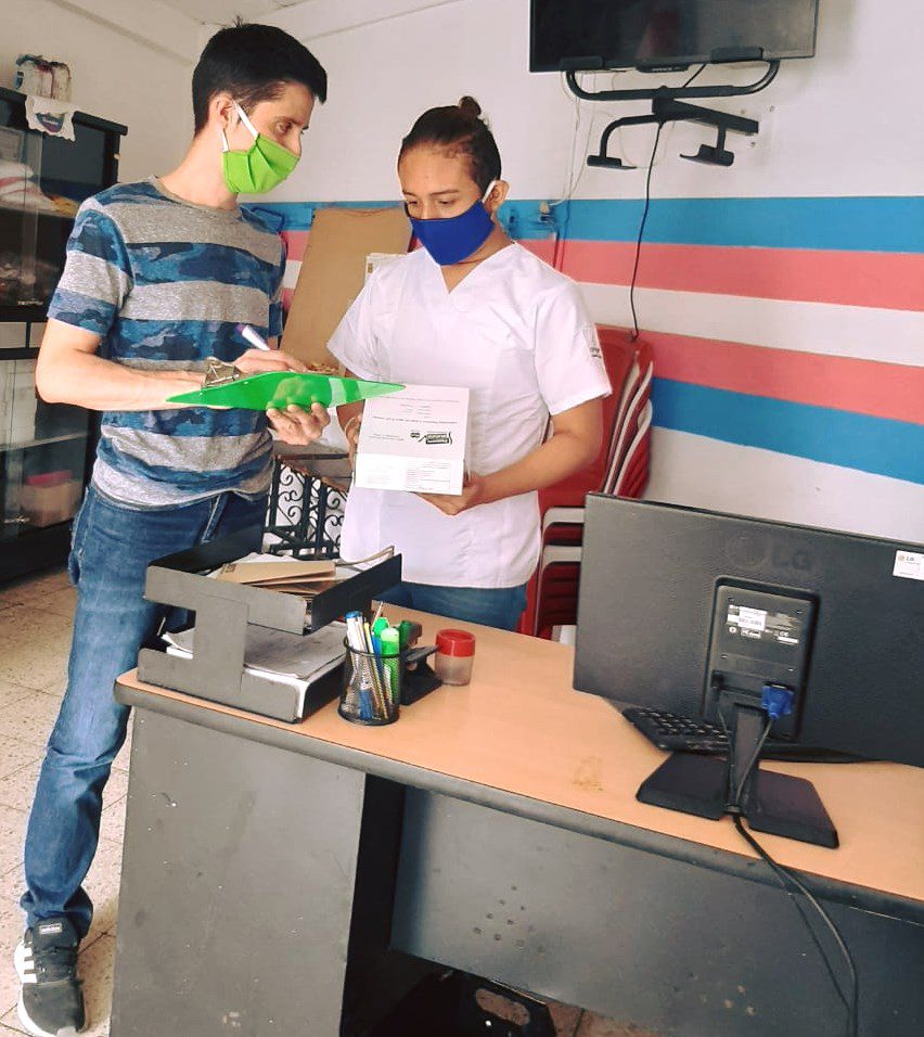 Entrega De Kits De Prevencic3b3n Sexual Para La Comunidad Lgbti